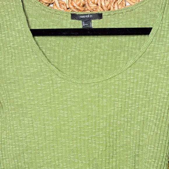 *CROPPED* Green Long Sleeve ~ forever 21 ~ L - Picture 2 of 2